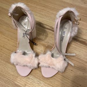 Hot Topic BarbieCore pink fur kitty 4inch heels, size 9, never worn